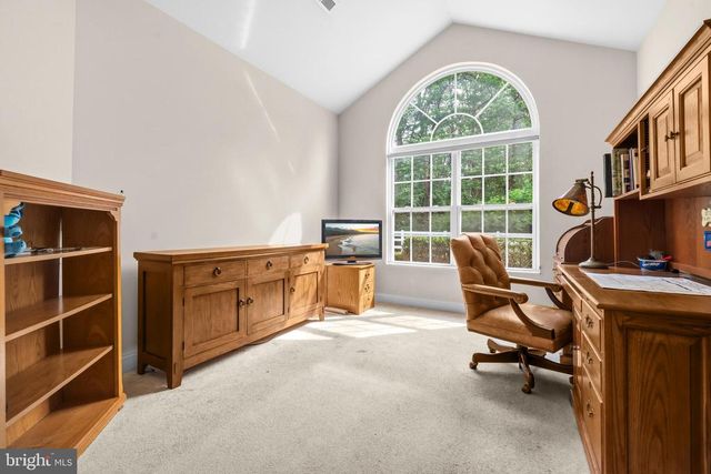 6233 AUTUMN LEAF DR, Fredericksburg, VA 22407