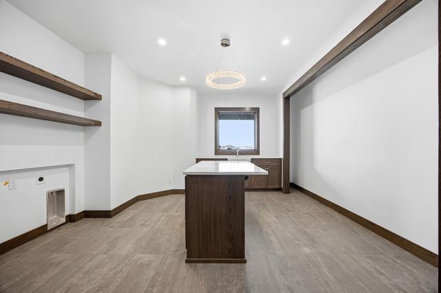 6490 Selkirk Drive S, Fargo, ND 58104