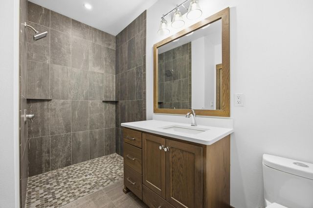 6490 Selkirk Drive S, Fargo, ND 58104