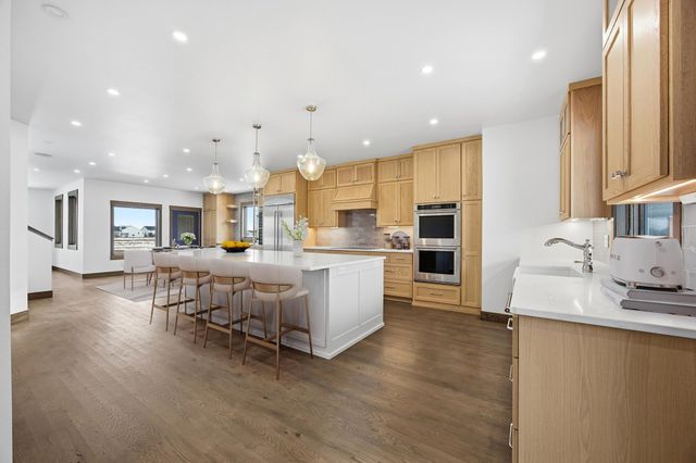 6490 Selkirk Drive S, Fargo, ND 58104