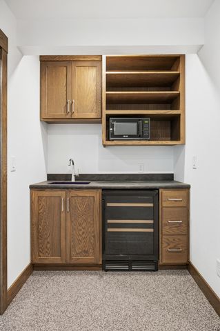 6490 Selkirk Drive S, Fargo, ND 58104