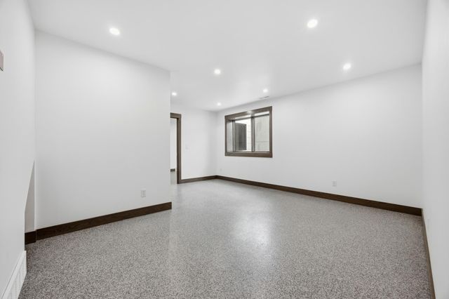 6490 Selkirk Drive S, Fargo, ND 58104