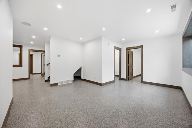 6490 Selkirk Drive S, Fargo, ND 58104