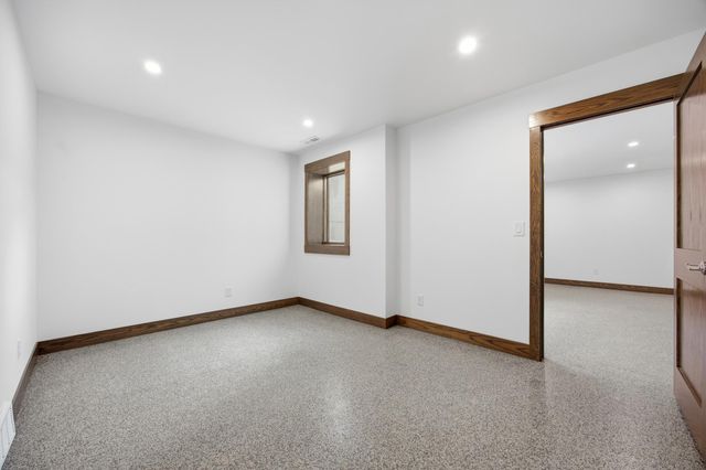 6490 Selkirk Drive S, Fargo, ND 58104