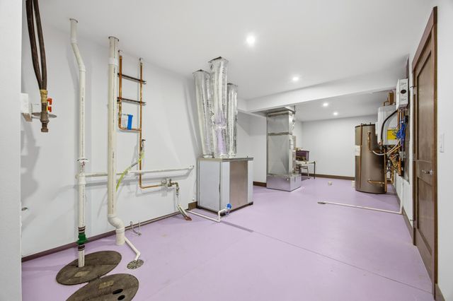 6490 Selkirk Drive S, Fargo, ND 58104