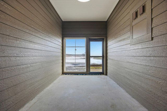 6490 Selkirk Drive S, Fargo, ND 58104