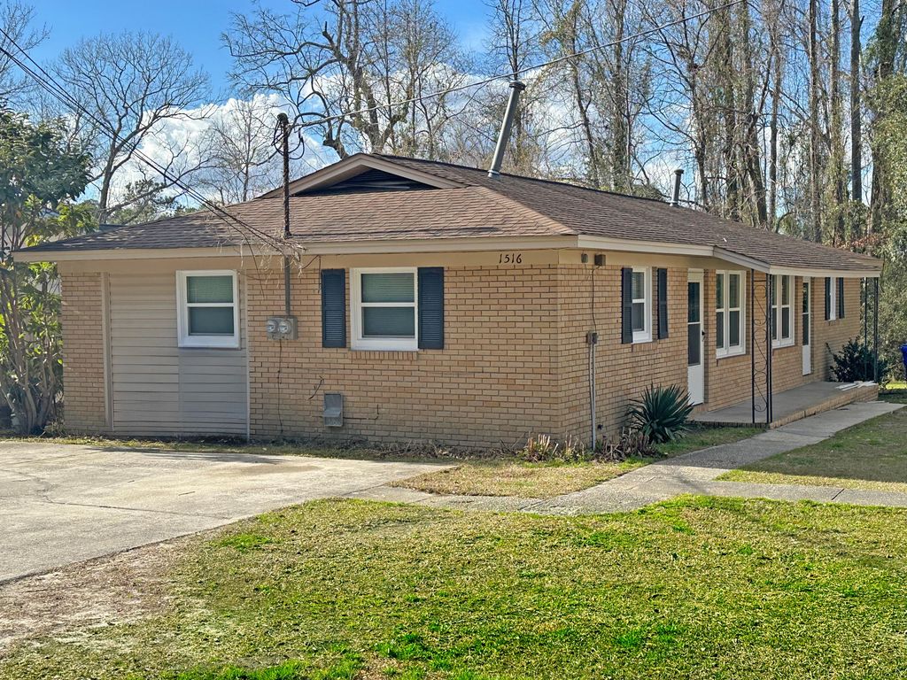 1516 N Avalon Circle, Charleston, SC 29407
