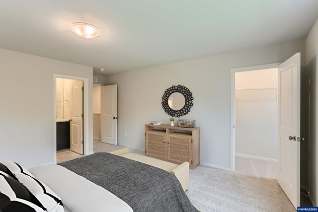 862 Sifuentez Ct, Woodburn, OR 97071