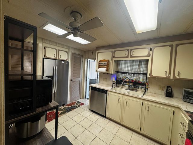 6165 N joshua Lane, Lantana, FL 33462