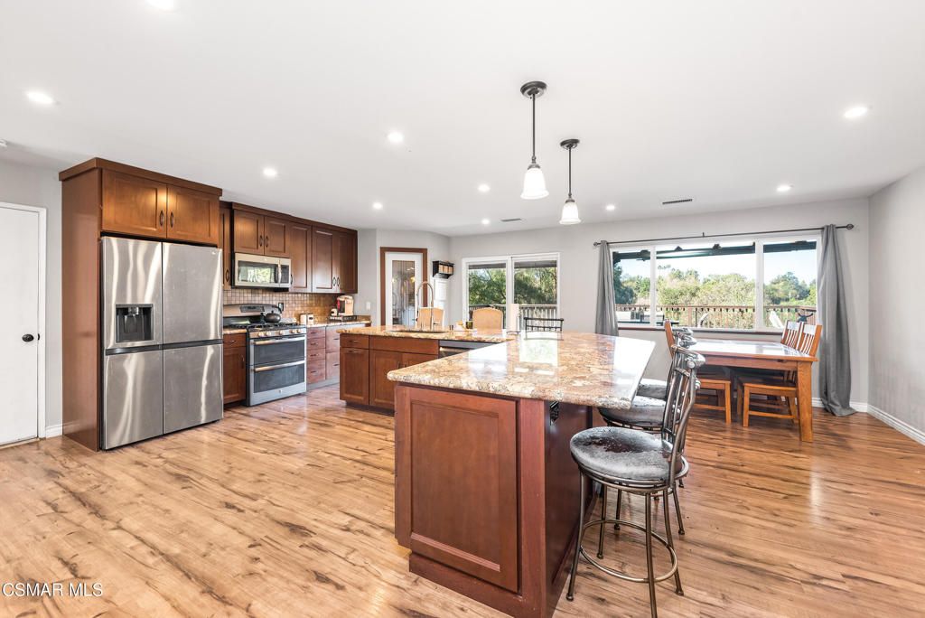 Image 6 of property listing at 683 Languid Lane, Simi Valley, CA 93065