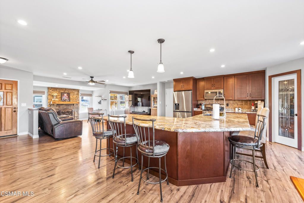 Image 8 of property listing at 683 Languid Lane, Simi Valley, CA 93065