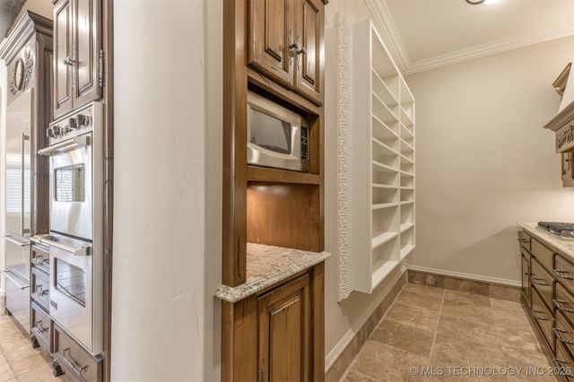 1402 E 122nd Court S, Jenks, OK 74037