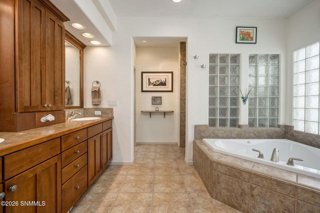 2264 Sedona Hills Parkway, Las Cruces, NM 88011