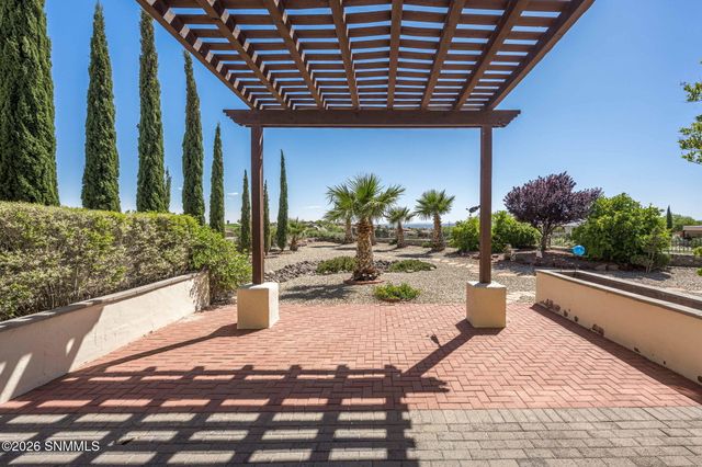 2264 Sedona Hills Parkway, Las Cruces, NM 88011