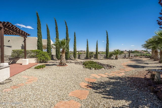 2264 Sedona Hills Parkway, Las Cruces, NM 88011
