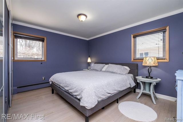 905 W Parker Avenue, Madison Heights, MI 48071