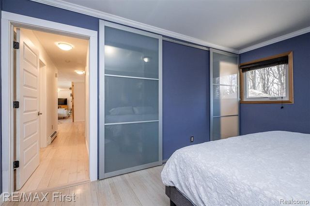 905 W Parker Avenue, Madison Heights, MI 48071