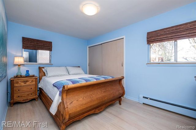 905 W Parker Avenue, Madison Heights, MI 48071