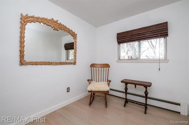 905 W Parker Avenue, Madison Heights, MI 48071