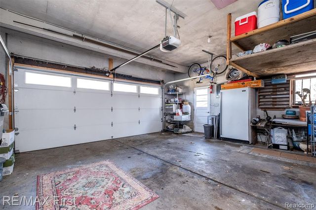 905 W Parker Avenue, Madison Heights, MI 48071