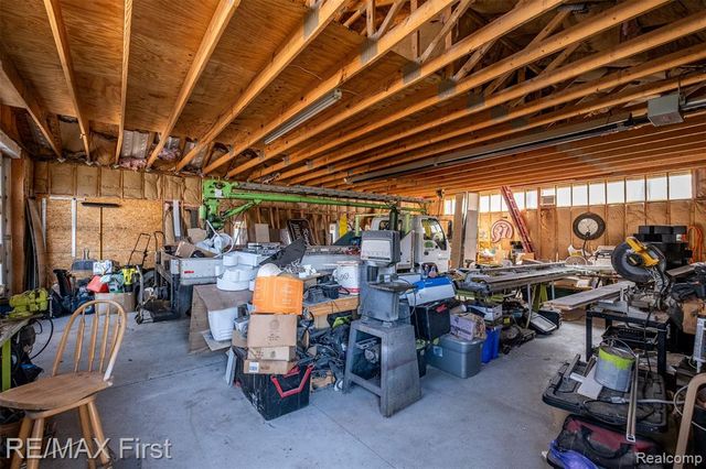 905 W Parker Avenue, Madison Heights, MI 48071