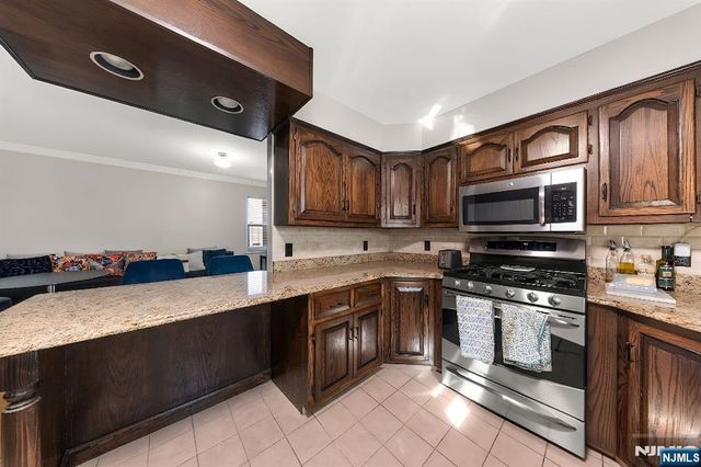 29 Pine Street, Lodi, NJ 07644