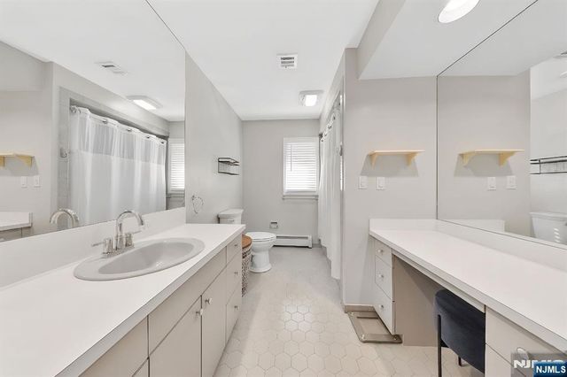 29 Pine Street, Lodi, NJ 07644