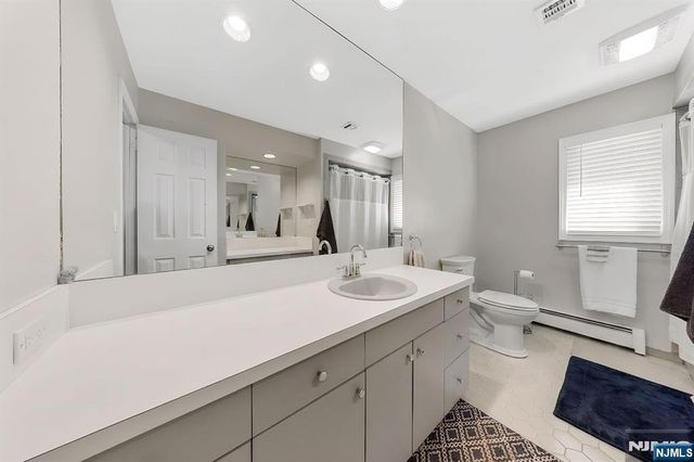 29 Pine Street, Lodi, NJ 07644