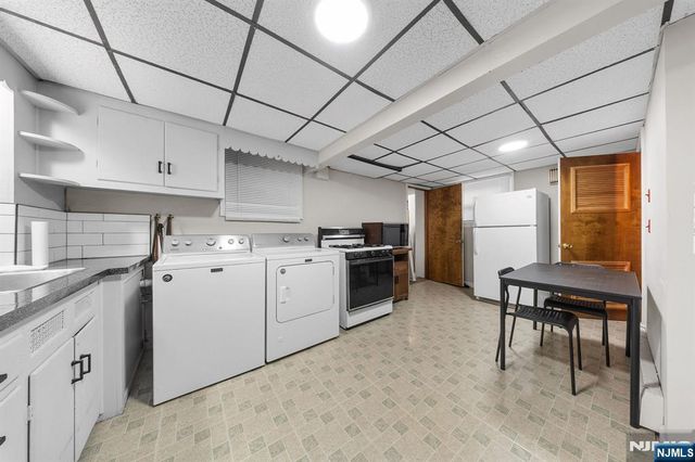 29 Pine Street, Lodi, NJ 07644