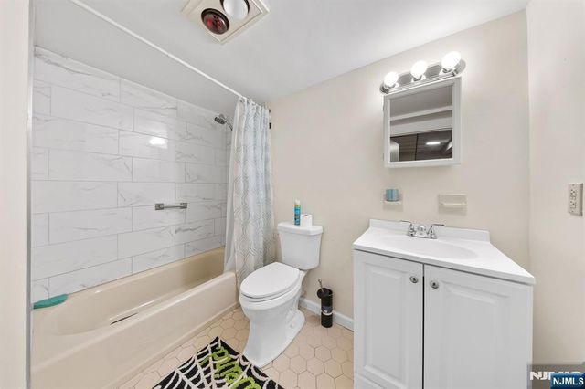 29 Pine Street, Lodi, NJ 07644