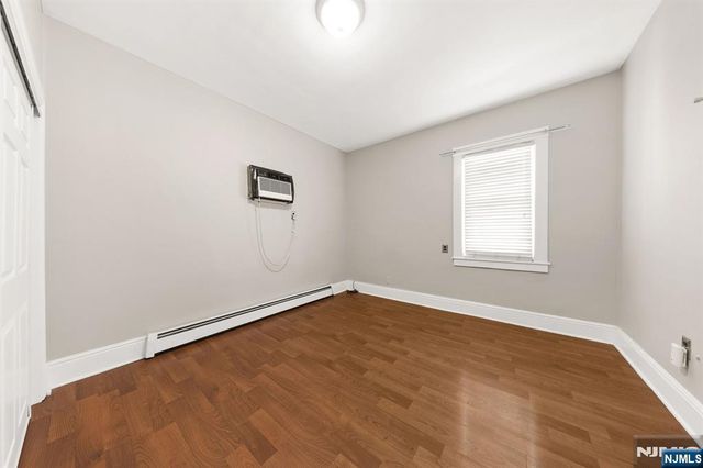 29 Pine Street, Lodi, NJ 07644