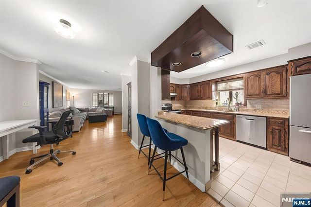 29 Pine Street, Lodi, NJ 07644