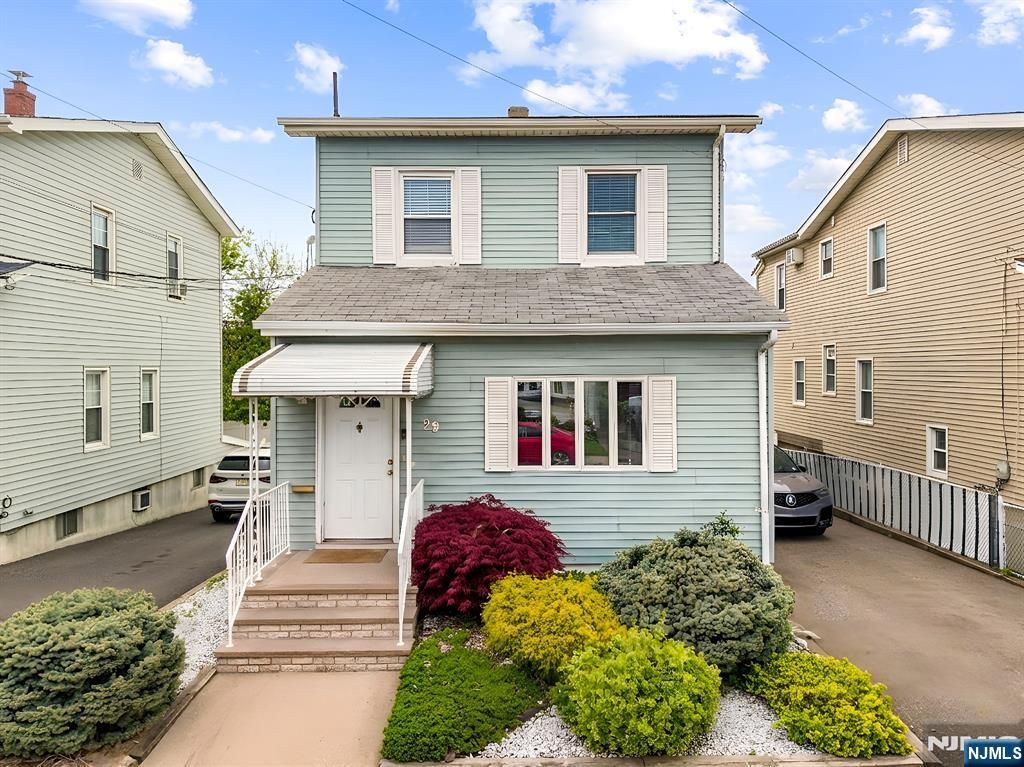 29 Pine Street, Lodi, NJ 07644