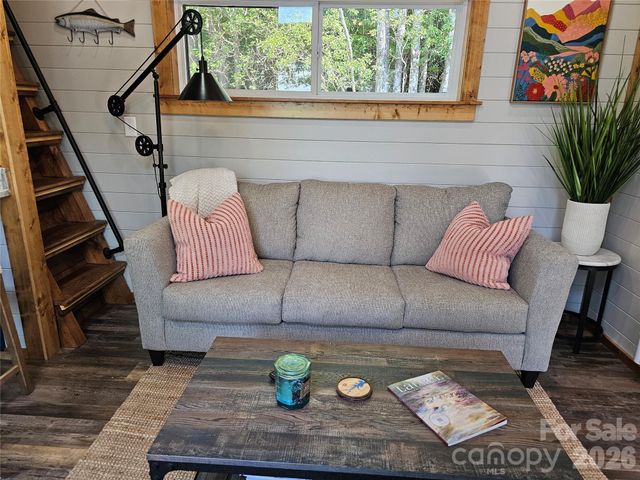 171 Duff Cove Road, Brevard, NC 28712