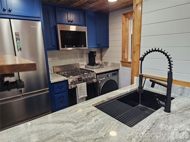 171 Duff Cove Road, Brevard, NC 28712