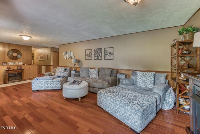 111 Whitson Drive, Elizabethton, TN 37643