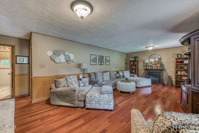 111 Whitson Drive, Elizabethton, TN 37643