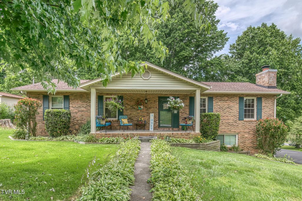 111 Whitson Drive, Elizabethton, TN 37643