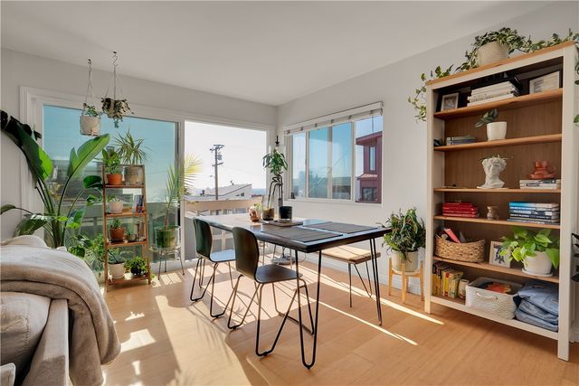 126 43rd, Manhattan Beach, CA 90266