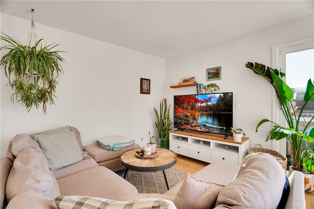 126 43rd, Manhattan Beach, CA 90266