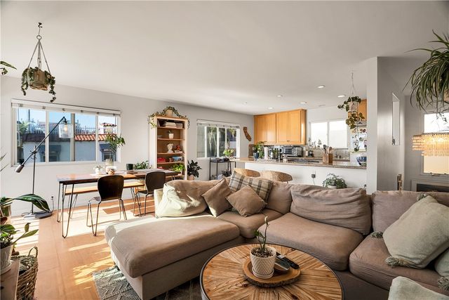 126 43rd, Manhattan Beach, CA 90266