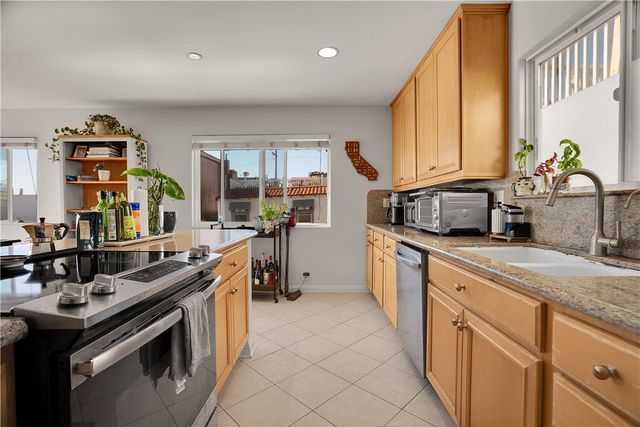 126 43rd, Manhattan Beach, CA 90266