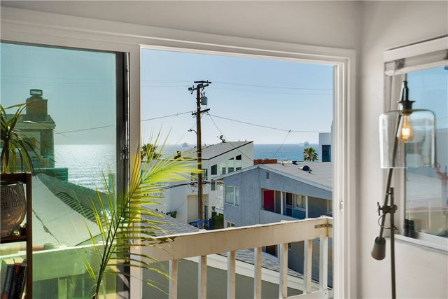126 43rd, Manhattan Beach, CA 90266