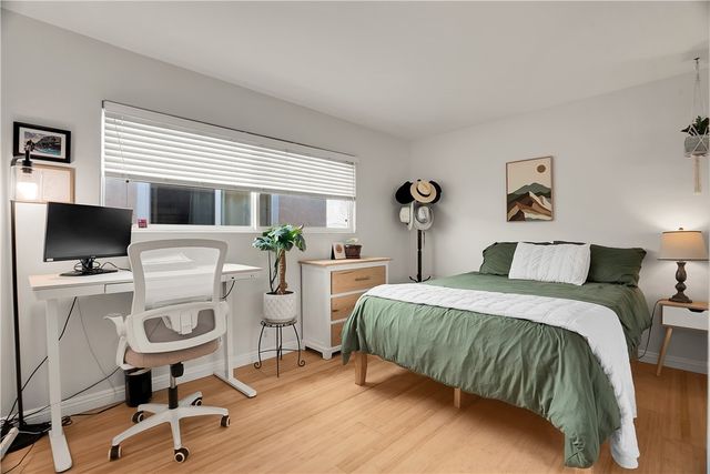 126 43rd, Manhattan Beach, CA 90266