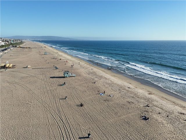 126 43rd, Manhattan Beach, CA 90266