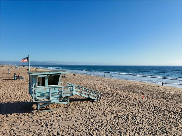 126 43rd, Manhattan Beach, CA 90266