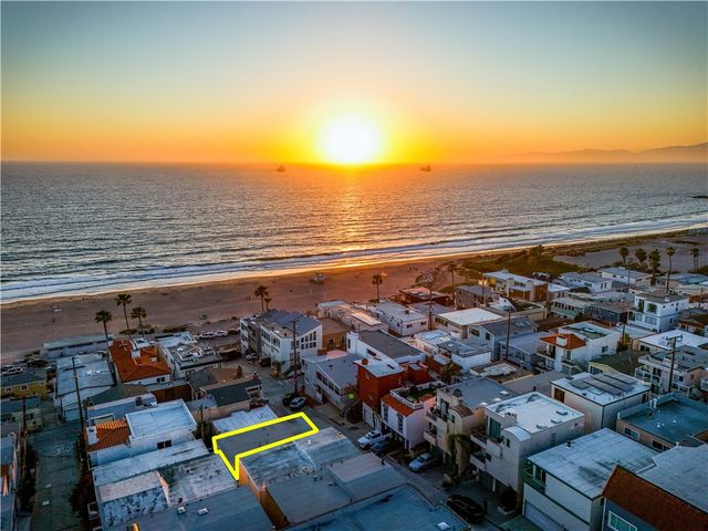 126 43rd, Manhattan Beach, CA 90266