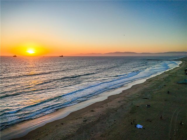 126 43rd, Manhattan Beach, CA 90266