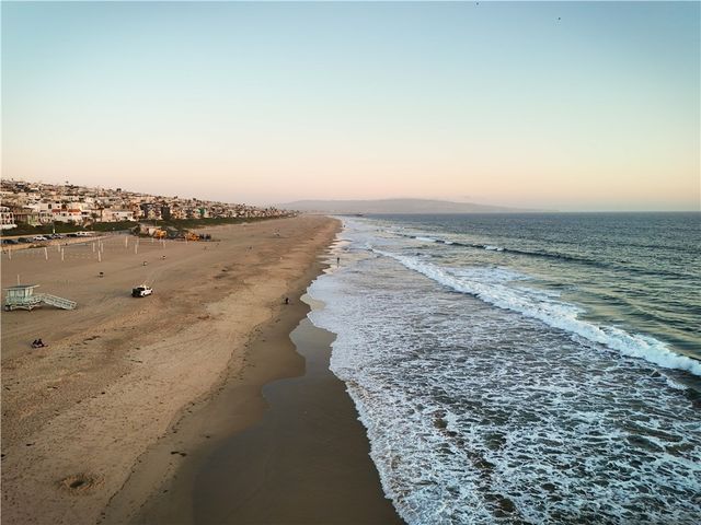 126 43rd, Manhattan Beach, CA 90266