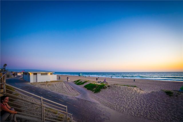 126 43rd, Manhattan Beach, CA 90266